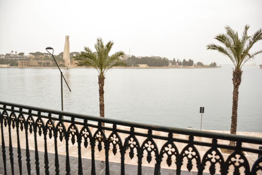 B&B Le Colonne Brindisi Ngoại thất bức ảnh