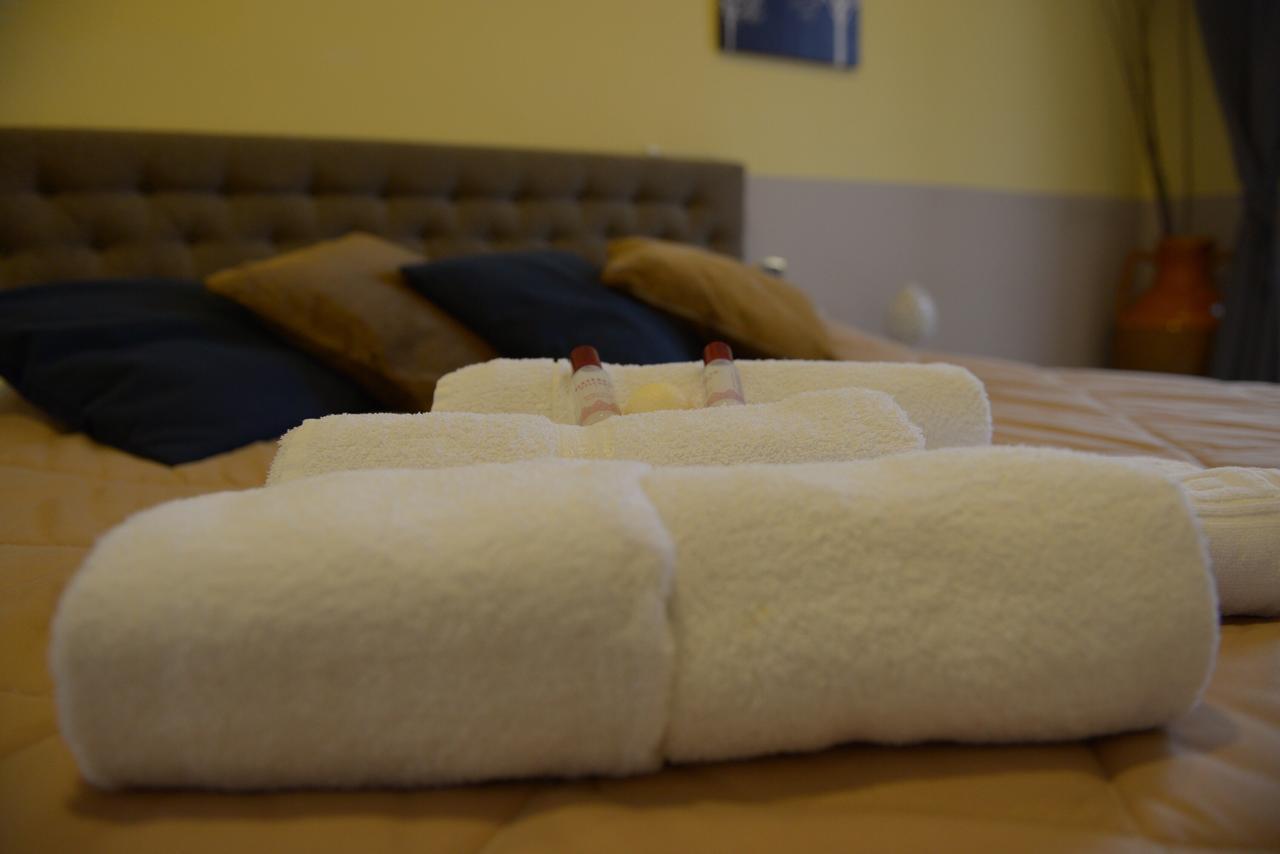 B&B Le Colonne Brindisi Ngoại thất bức ảnh