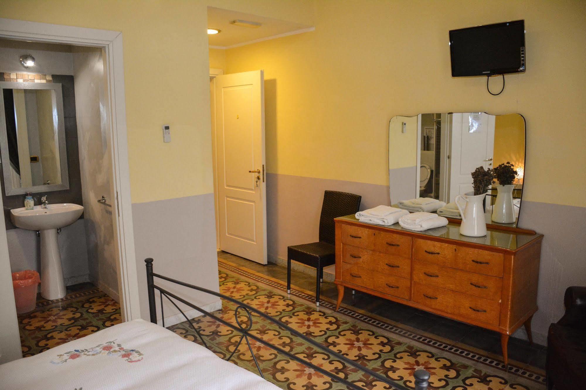 B&B Le Colonne Brindisi Ngoại thất bức ảnh