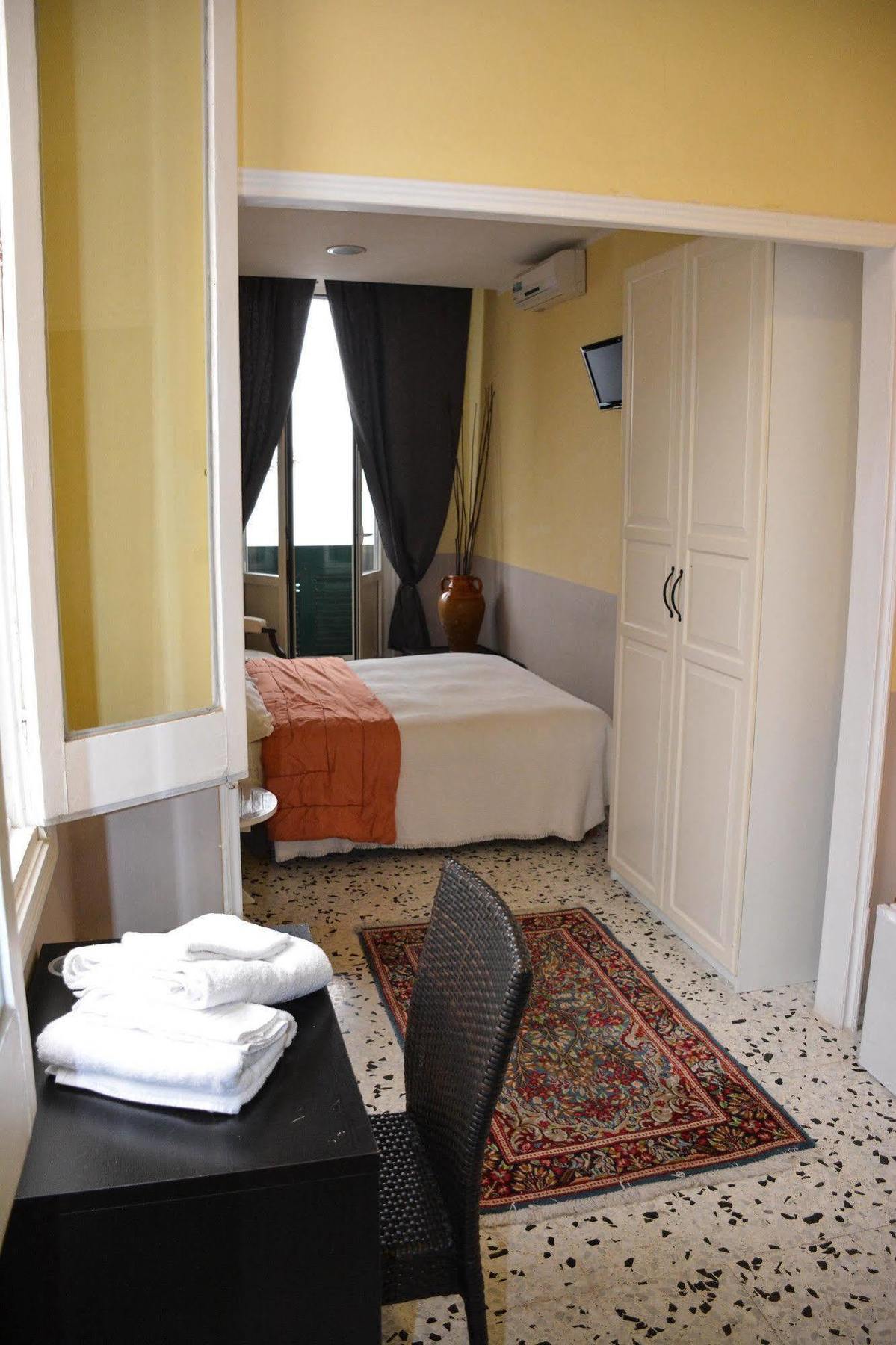 B&B Le Colonne Brindisi Ngoại thất bức ảnh